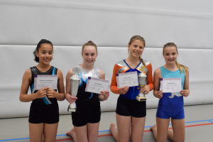 vlnr: Ayanna, Britt, Fleur en Esmée vlnr: Ayanna, Britt, Fleur en Esmée